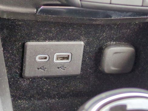 Used 2021 Cadillac XT4 Premium Luxury w/ Cold Weather Package image 31