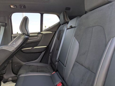 Used 2021 Volvo XC40 T5 R-Design w/ Climate Package AWD/4WD image 22