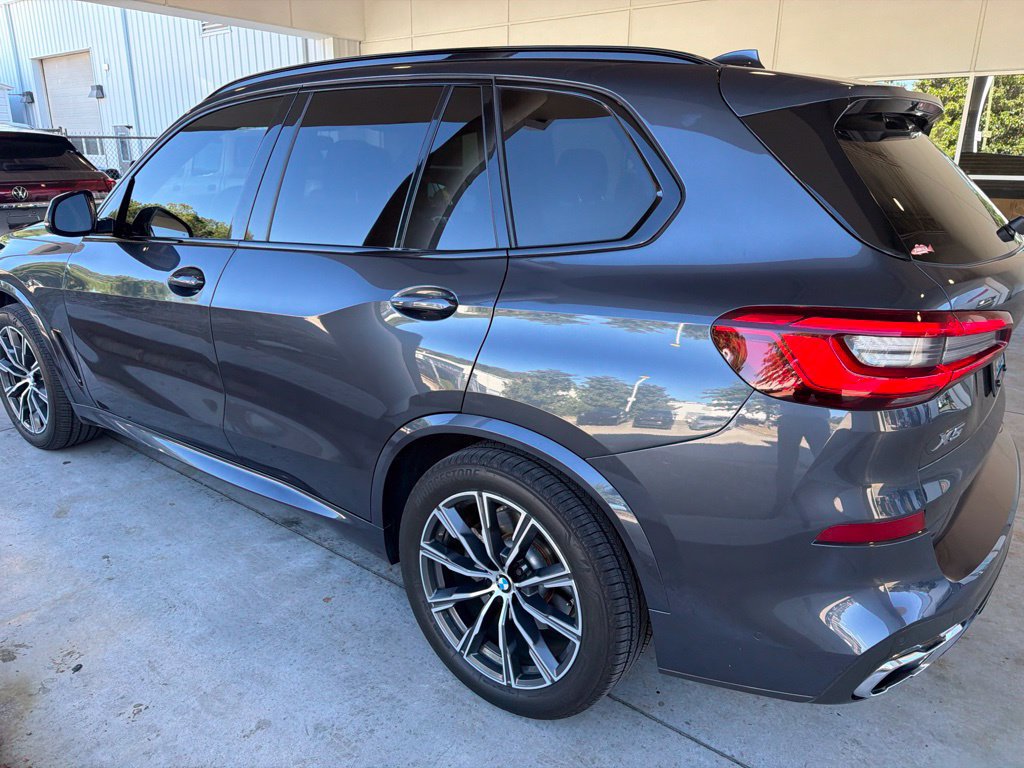 Used 2019 BMW X5 xDrive40i w/ M Sport Package AWD/4WD image 2