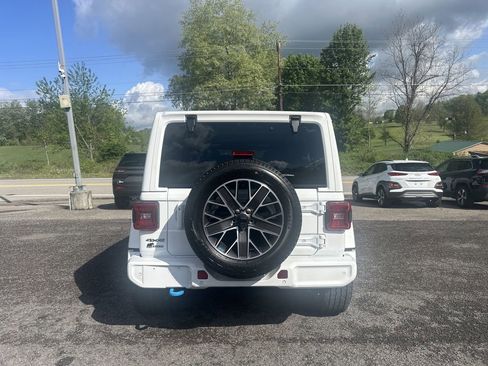 Used 2023 Jeep Wrangler Unlimited Sahara AWD/4WD image 6