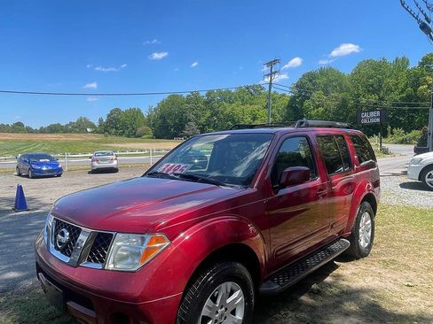 Used 2006 Nissan Pathfinder LE RWD image 3