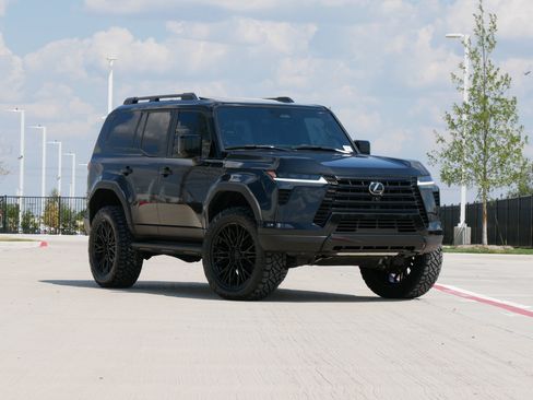 Used 2025 Lexus GX 550 AWD/4WD image 2