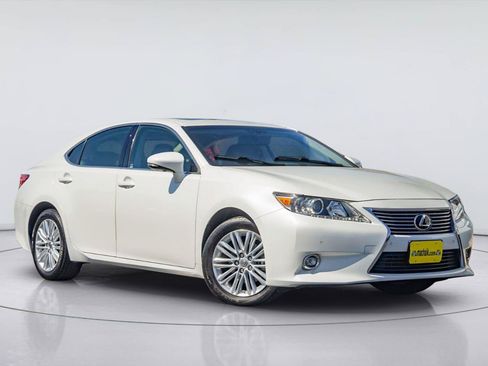 Used 2014 Lexus ES 350 w/ Luxury Package FWD image 1