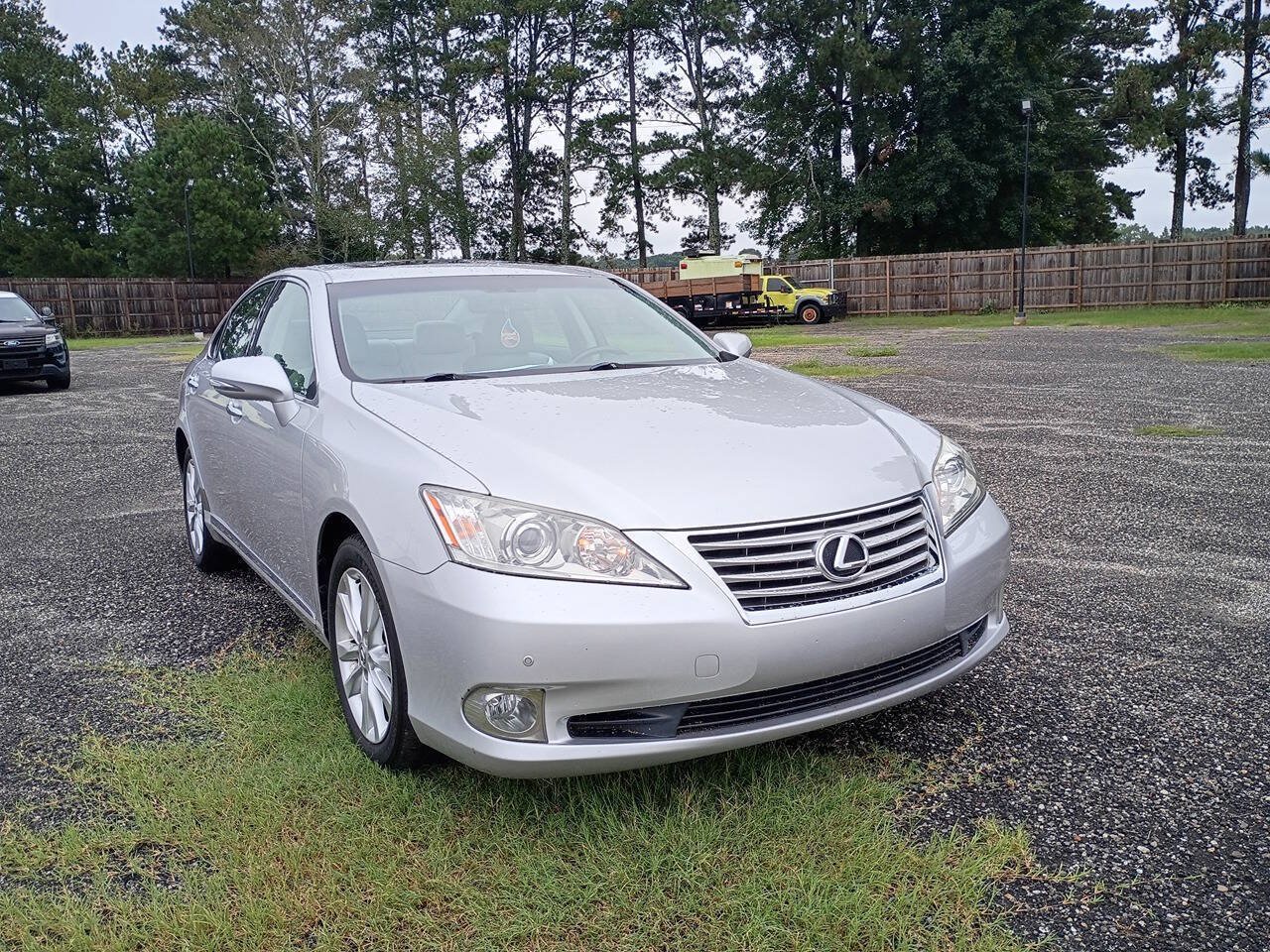 Used 2010 Lexus ES 350 w/ Preferred Accessory Package FWD image 3