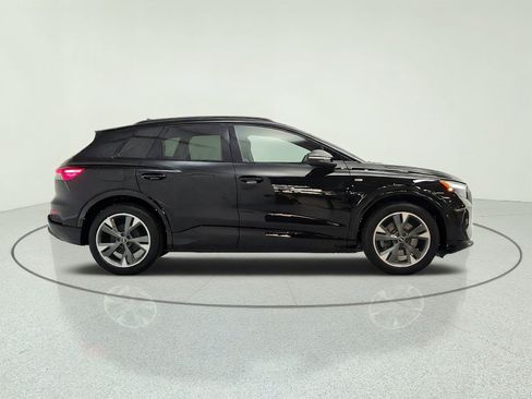 Used 2024 Audi Q4 e-tron Premium Plus w/ Premium Plus AWD/4WD image 4