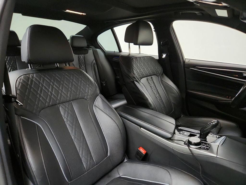Used 2020 BMW M550i xDrive AWD/4WD image 28
