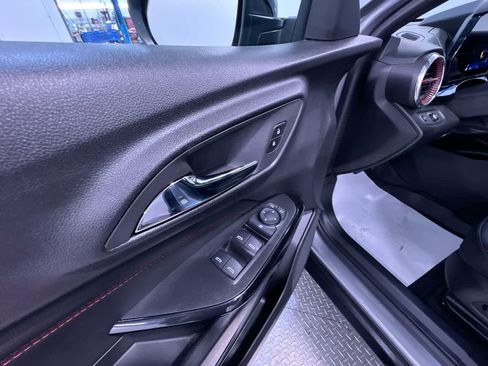 Used 2025 Chevrolet Trax RS w/ Driver Confidence Package FWD image 12