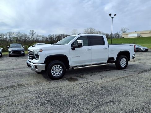 Used 2025 Chevrolet Silverado 3500 LTZ w/ LTZ Convenience Package AWD/4WD image 38