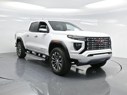 Used 2024 GMC Canyon Denali image 52