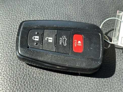 Used 2024 Toyota RAV4 XLE w/ Convenience Package image 14