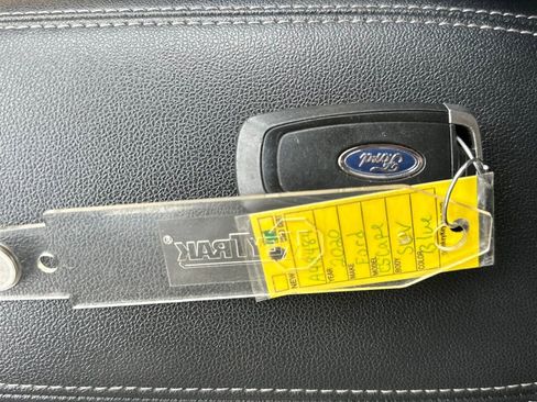 Used 2020 Ford Escape SEL image 31