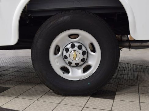 New 2025 Chevrolet Express 3500 w/ Power Convenience Package image 17