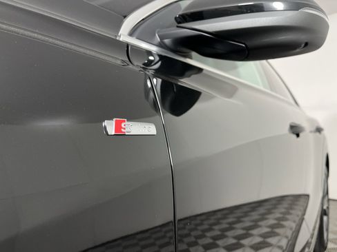 Used 2023 Audi Q8 Prestige image 5