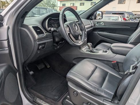 Used 2018 Jeep Grand Cherokee Limited image 11