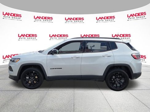 Used 2026 Jeep Compass Latitude AWD/4WD image 6