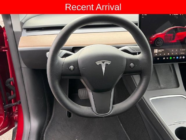 Used 2024 Tesla Model Y 2WD image 12