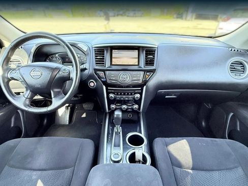 Used 2013 Nissan Pathfinder SV AWD/4WD image 3