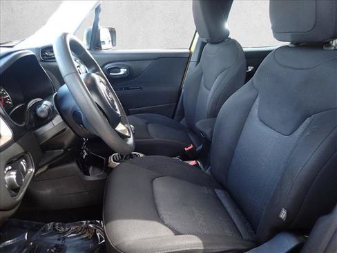 Used 2015 Jeep Renegade Sport FWD image 11