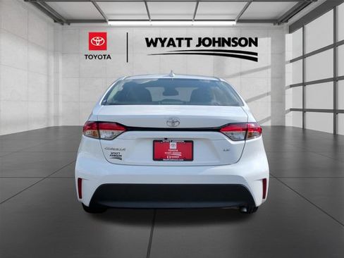 Used 2024 Toyota Corolla LE FWD image 4