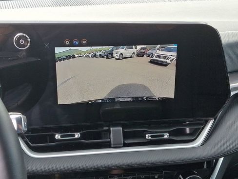 Used 2025 Chevrolet Equinox LT AWD/4WD image 18
