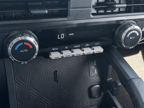 Used 2024 Toyota Tacoma TRD Sport image 20