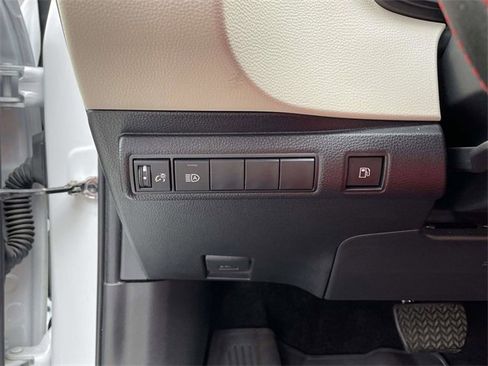 Used 2023 Toyota Corolla LE image 21