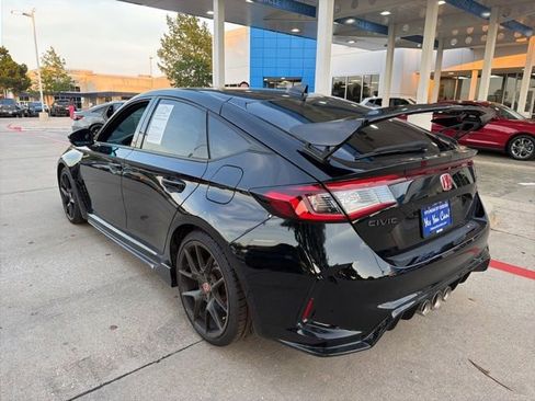 Used 2025 Honda Civic Type R image 2