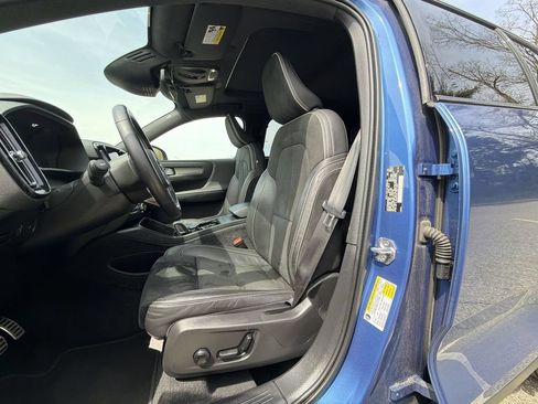 Used 2021 Volvo XC40 T5 R-Design AWD/4WD image 19