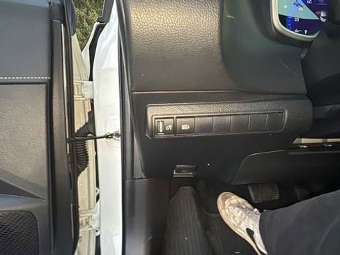 Used 2020 Toyota Corolla XSE image 16