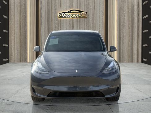 Used 2024 Tesla Model Y Long Range image 10