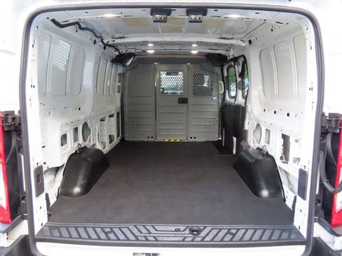 Used 2018 Ford Transit 250 130 Low Roof RWD image 14