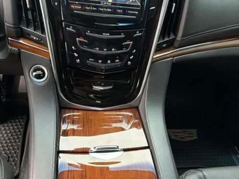 Used 2016 Cadillac Escalade Premium AWD/4WD image 19