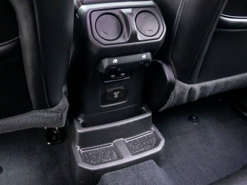 Used 2021 Jeep Wrangler Unlimited Sahara AWD/4WD image 20