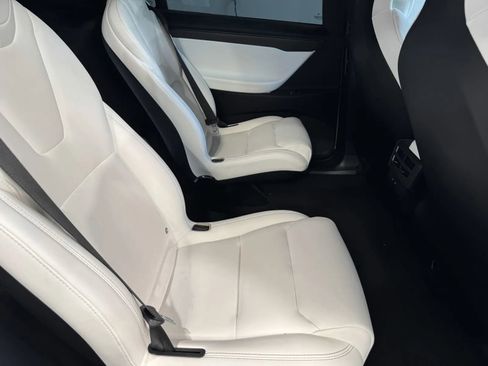 Used 2018 Tesla Model X 75D image 8