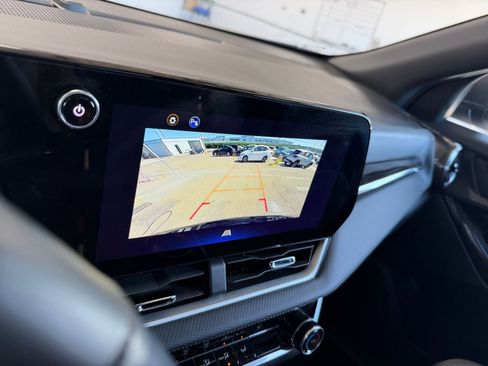 Used 2025 Chevrolet Equinox LT image 17