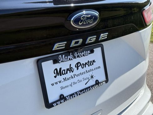 Used 2021 Ford Edge ST-Line image 11