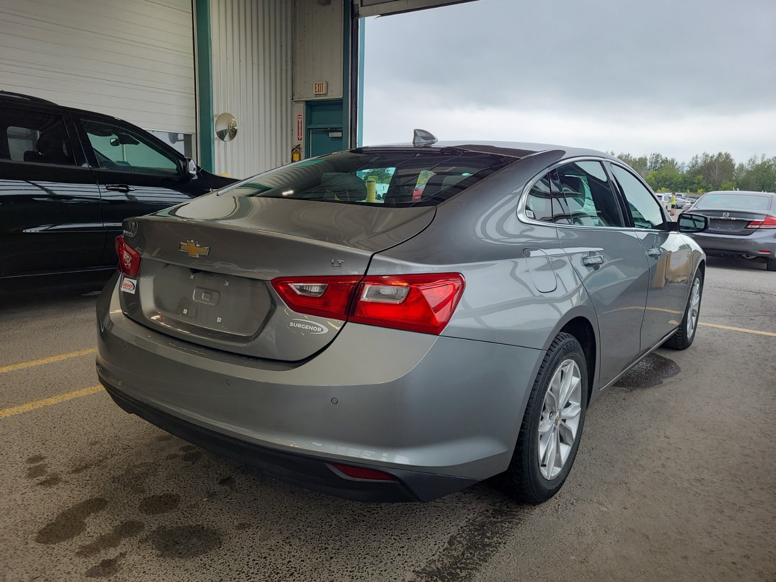 Used 2025 Chevrolet Malibu LT FWD image 3
