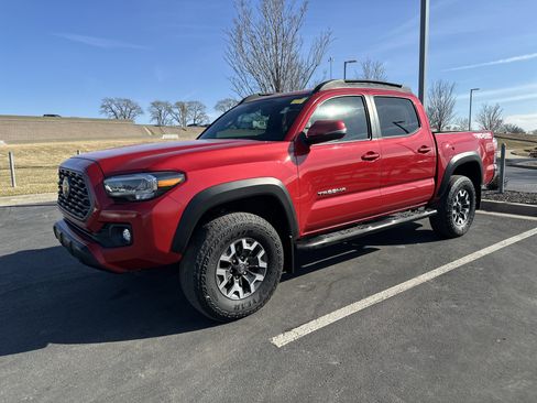 Used 2022 Toyota Tacoma TRD Off-Road image 5
