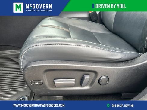 Used 2018 Toyota Highlander SE AWD/4WD image 16