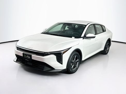 Used 2025 Kia K4 FWD image 3