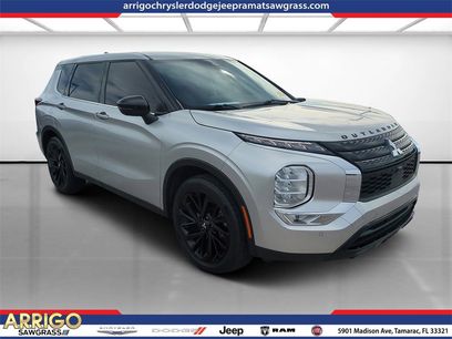 Used 2023 Mitsubishi Outlander SE