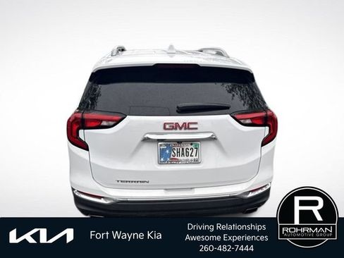 Used 2020 GMC Terrain SLT w/ Preferred Package FWD image 3