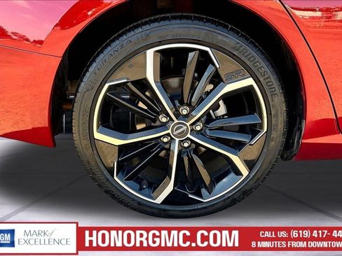 Used 2024 Nissan Altima 2.5 SR FWD image 34