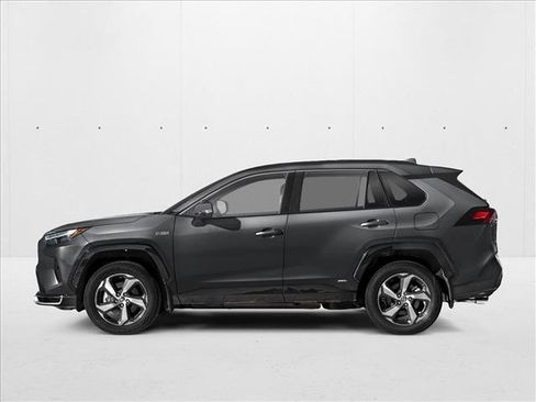 New 2025 Toyota RAV4 SE image 3