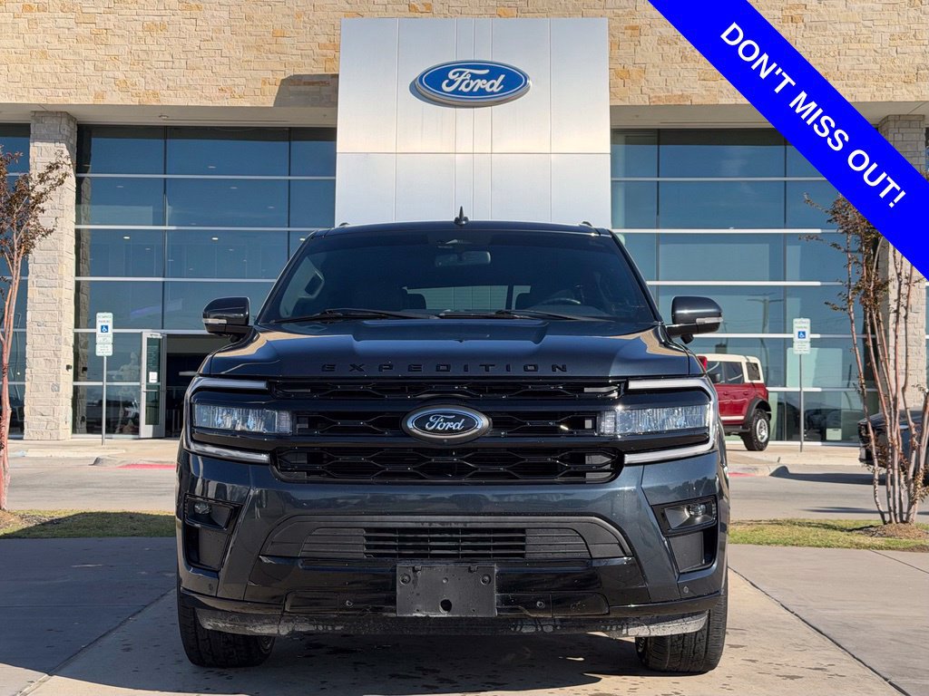 Used 2023 Ford Expedition Limited RWD image 2