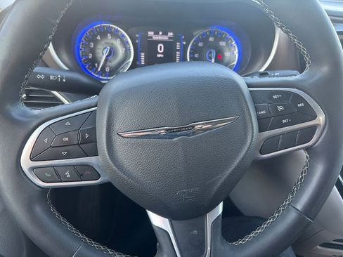 Used 2023 Chrysler Voyager LX image 25