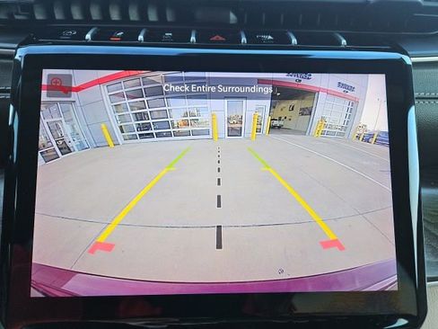 Used 2024 Jeep Grand Cherokee Limited image 17