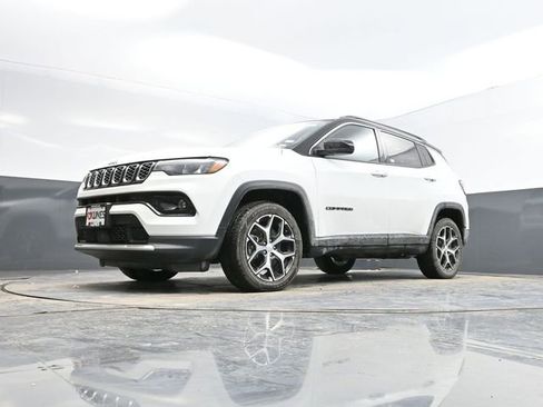 Used 2024 Jeep Compass Limited image 49