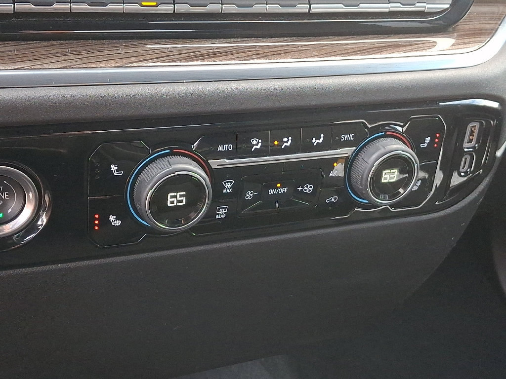 Used 2023 Chevrolet Silverado 1500 LT AWD/4WD image 21