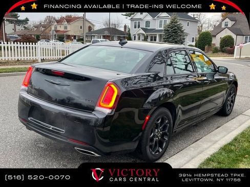 Used 2023 Chrysler 300 Touring L w/ Popular Equipment Group image 4